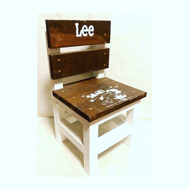 こんにちは はぴオクです 先日は L E Eとスヌーピーが コラボしたウッドチェアを 出品致しました ﾟ とても可愛くておすすめです はぴオク オークション代行 ヤフオク 埼玉 はっぴーオークション