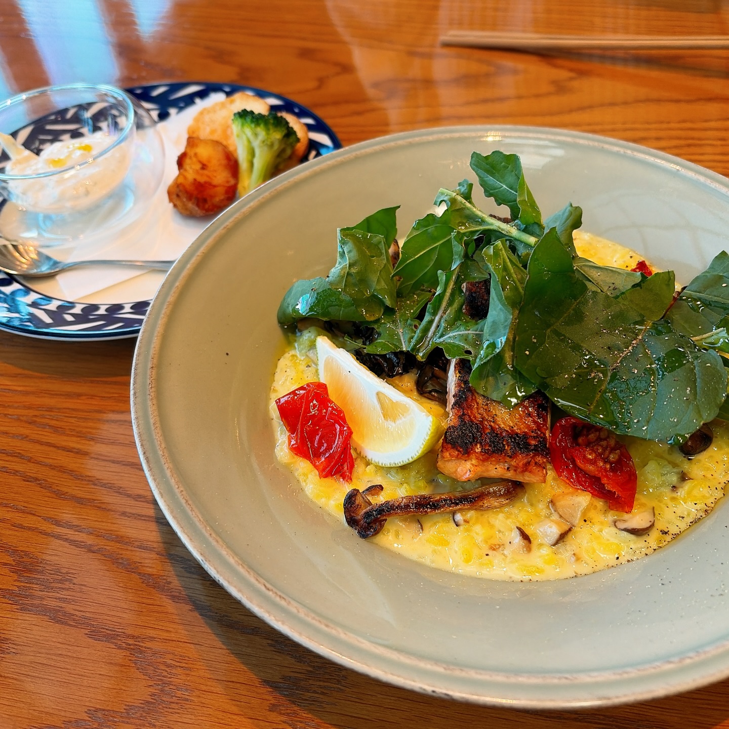 ⁡
⁡
本日、はぴオクの忘年会でした

 でランチ会🍽
⁡
野菜食べ放題が魅力的ꪔ̤̮
シェフのオススメドレッシングが美味しくて、何回もオカワリしちゃいました(*´ڡ`*)
⁡
お肉料理やオムライス、リゾットなど
とても美味しかったです( * ॑꒳ ॑*)‪
⁡
今年も2週間️
駆け抜けていきましょう=≡Σ((( つ•̀ω•́)つ
⁡
⁡